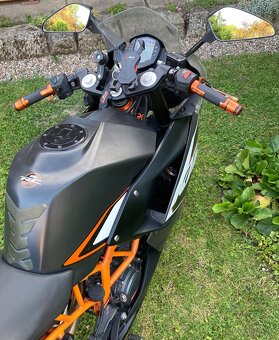 KTM RC 125 + ZDARMA nový sedlový vak a nepromok kombinéza - 9