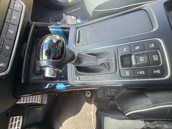 Kia sorento 2.2 147kw_ TOP výbava - 9