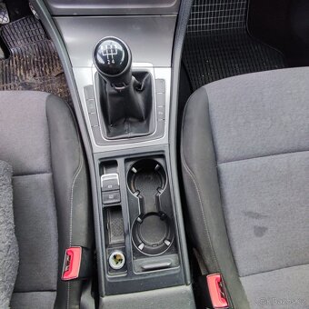 Volkswagen Golf 7 1,2 tsi 63kw rok 2013 - 9