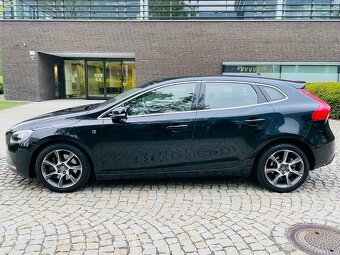 Volvo V40 2.0 D3 110KW 5VÁLEC MANUÁL OCEAN RACE LED SERVISKA - 9