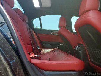 2021 Alfa Romeo Giulia Ti 2.0L AWD - 9