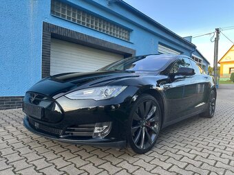 Tesla Model S, dobíjení zdarma, 4x4 - 9