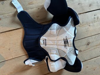 Hokejové vybavení - 9