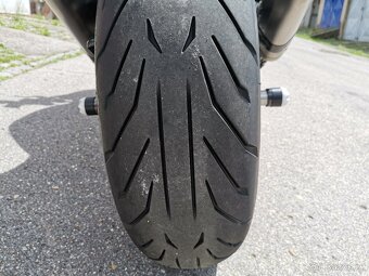 Kawasaki Z1000 - 9