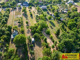 Moravský Krumlov, zahrada 1.800 m2, studna, elektřina - poz - 9