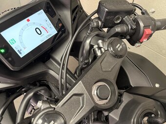 Honda CBR 650 R ABS 2025 - ČR / 1. MAJ / JEN 3284 KM / TOP - 9