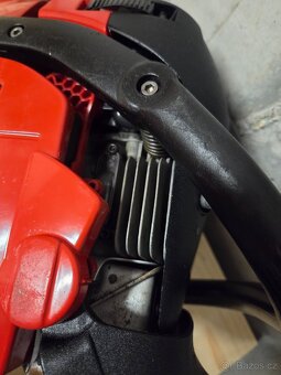 Jonsered CS2250S motorova pila top stav - 9