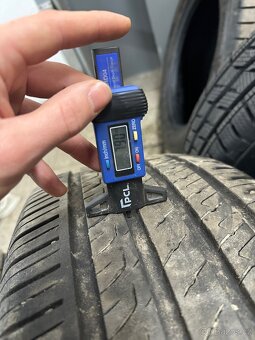 Pneumatiky 235/55R17 - 9