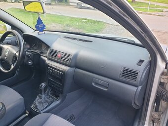 Škoda Octavia, 1.9 TDI, 66kW, Tažné, Klima - 9