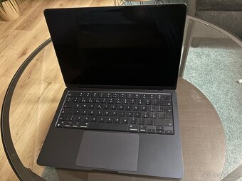Apple MBA 13.6 Midnight/M2/8C GPU/16GB RAM/256GB jako NOVÝ - 9