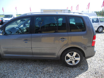 Volkswagen Touran 2.0 TDi 103Kw - 9