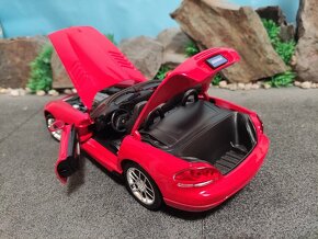 prodám model 1:18 dodge viper SRT10 - 9