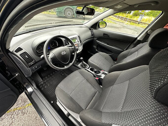 HYUNDAI i30, 1.4i, r.v. 2010 - 9