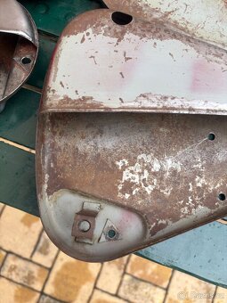 Kastlík Jawa pérák FJ - 9