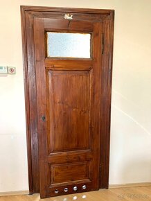 Dřevěné dveře z masivu dub a sklo kovové kliky - 9