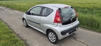 Peugeot 107 1.0 benzín r.v. 2009 - 9