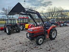 malotraktor Kubota L1-215 4x4 s čelním nakladačem - 9