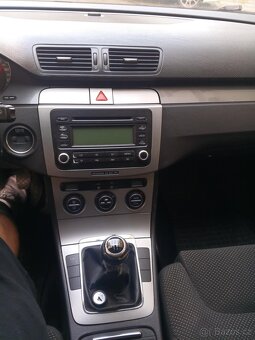 Volkswagen Passat B6 2.0 TDI / sedan - 9