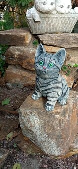 Zahradní dekorace- Sedící kotě 3 - 9