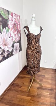 Koktejlové šaty Lavish Alice ( Nové ) PC 5.400 - 9