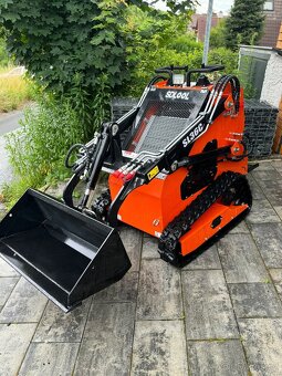 Miny nakladač, smykáč, kompaktní nakladač pásový - 9