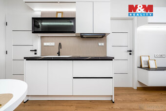 Prodej bytu 3+kk, 52 m², Hradec Králové, ul. třída SNP - 9