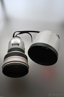 Ultrazvukový teleobjektiv Canon EF 200 mm 11,8L USM EF 1,820 - 9