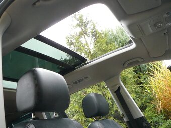 VW SHARAN 2.0 TDI 130KW 7MÍST DSG+F1 PANORAMA NAV ACC FRONT - 9