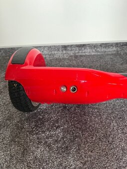 Červený hoverboard - 9