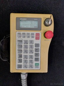 Průmyslový robot - MITSUBISHI ELECTRIC - 6osý - 9