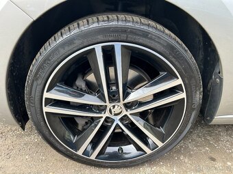 ŠKODA RAPID SP 1.6TDI 77KW SPORT PANORAMA NAVI XENON - 9