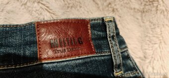 Dámské dzinyMustang Sissy Straight pro vyšší postavu - 9