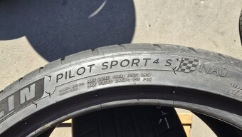 Letní pneu 245/35/20 Michelin - 9