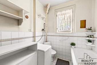 Rodinný dům 4+2, 221m2, pozemek 598m2 - 9