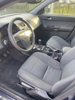 VOLVO S40 2.0D 98KW 1 majitel - 9
