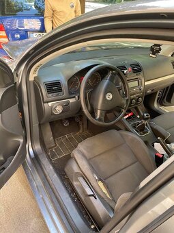 Volkswagen Golf 5 - 9