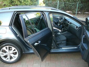 ŠKODA OCTAVIA 3 SCOUT 2.0 TDI 110KW 4x4 ALU TAŽNÉ PARKPILOT - 9