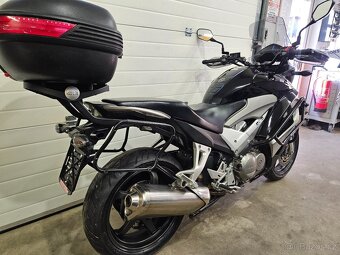 Honda VFR 800 VTEC Crossrunner - 9