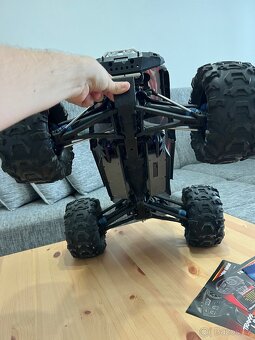 RC model Traxxas Summit 1/8 Brushless - 9