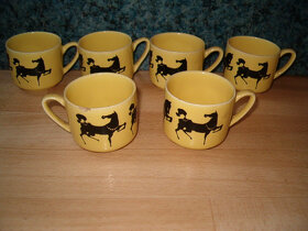 Starší servisy, kávová a čajová souprava, cukřenka, hrnky - 9