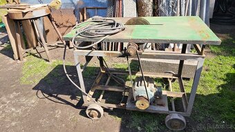 Velká cirkulárka, silný motor. - 9