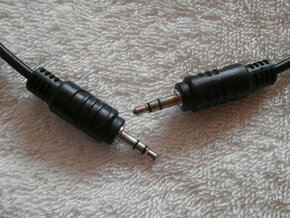 Audio - video kabely a adaptéry - 9