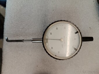 Úchylkoměr plus stojánek - 9