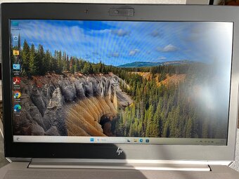 HP ZBook 15G6 + dokovací stanice HP Thunderbolt G2 - 9