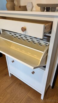 IKEA HEMNES botník se 2 přihrádkami – bílý, výborný stav - 9