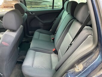 Škoda Octavia 1.8Turbo Style - Xenony - Webasto - tažné - 9
