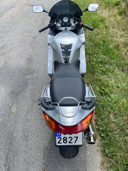Honda VFR 800 Fi rok výroby 2001 - 9