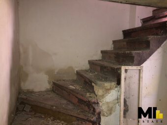 Prodej rodinného domu o velikosti 265 m2 na pozemku o veliko - 9