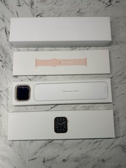 Apple Watch Series 6 44 mm GPS – Gold / Pink Sand, kompletní - 9