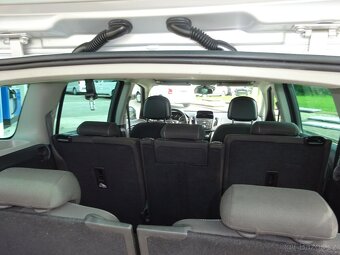 Opel Zafira 2,0 CDTI, 7 míst - 9